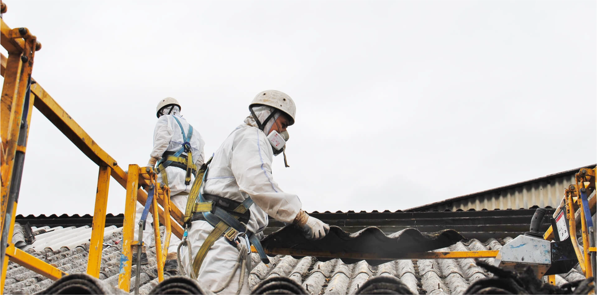 アスベスト除去作業